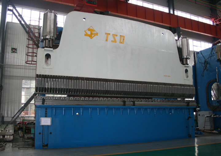 WE67K 大型數(shù)控折彎?rùn)C(jī)